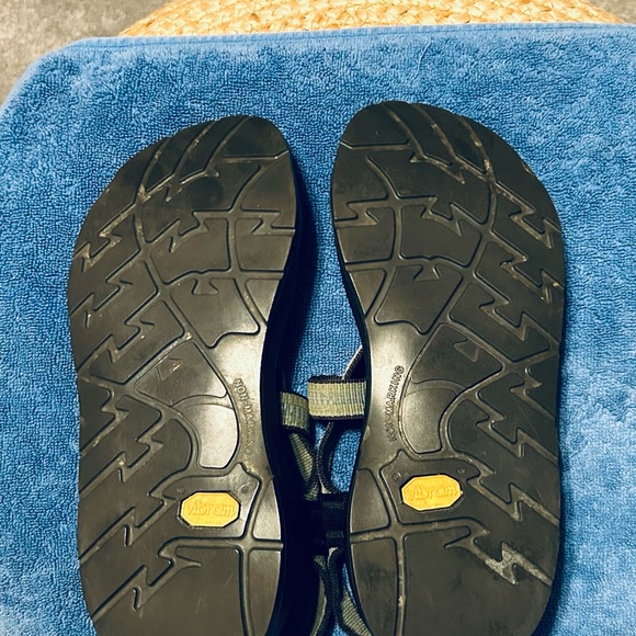 Chaco Z/2 women’s Size 8 sandal-green - Picture 3 of 5